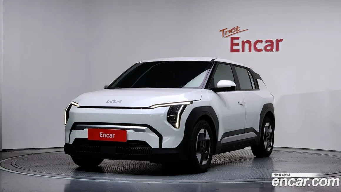 Kia EV3 — фото 1