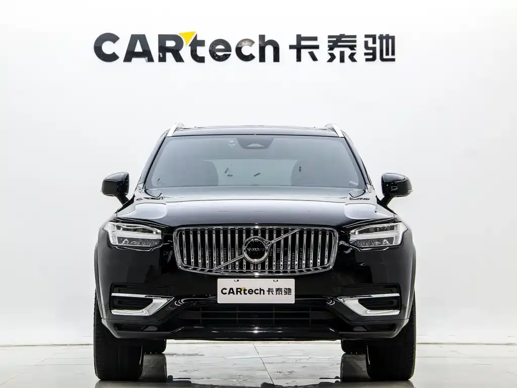 Volvo XC90 — фото 1