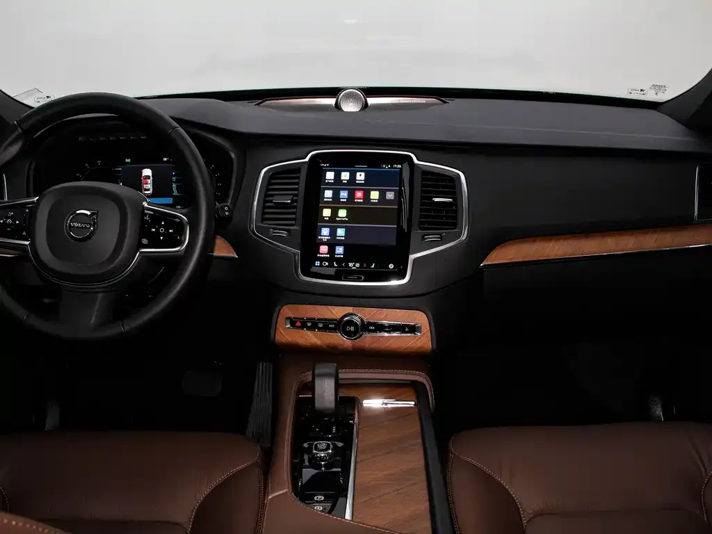 Volvo XC90 — фото 10