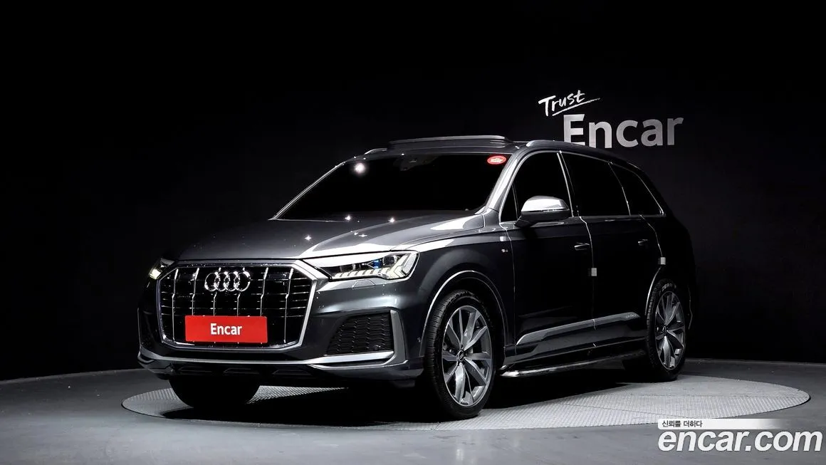 Audi Q7 — фото 1