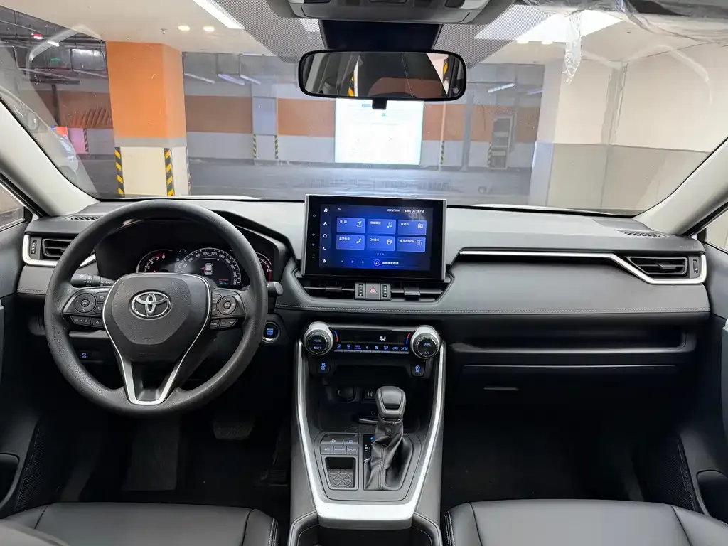 Toyota RAV4 — фото 6