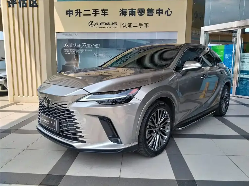 Lexus RX — фото 1