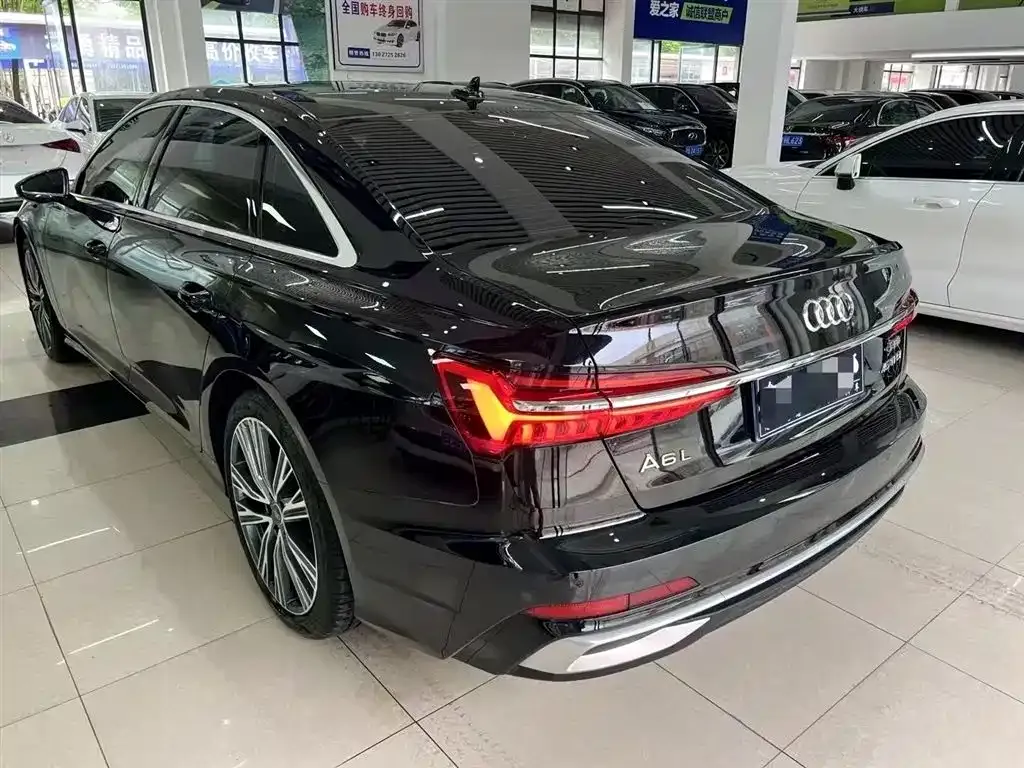 Audi A6L — фото 9