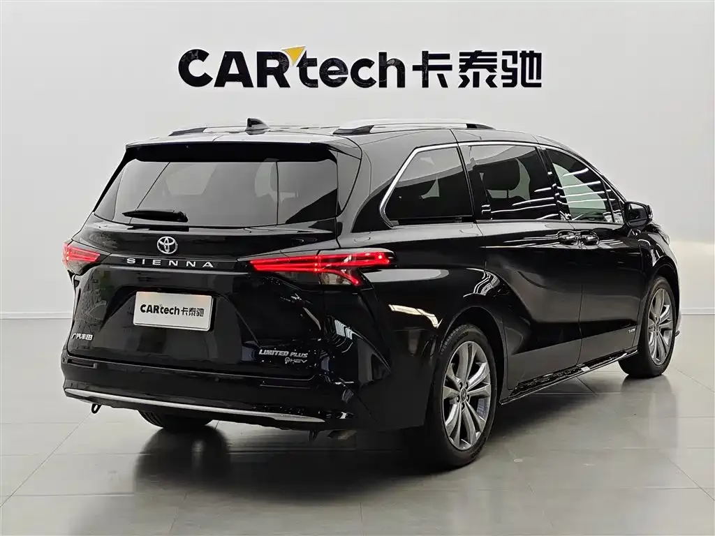 Toyota Sienna — фото 5