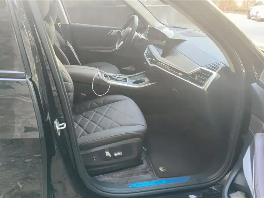 BMW X5 — фото 8