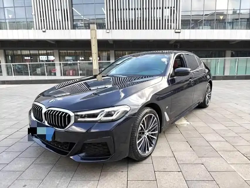 BMW 5 Series — фото 1