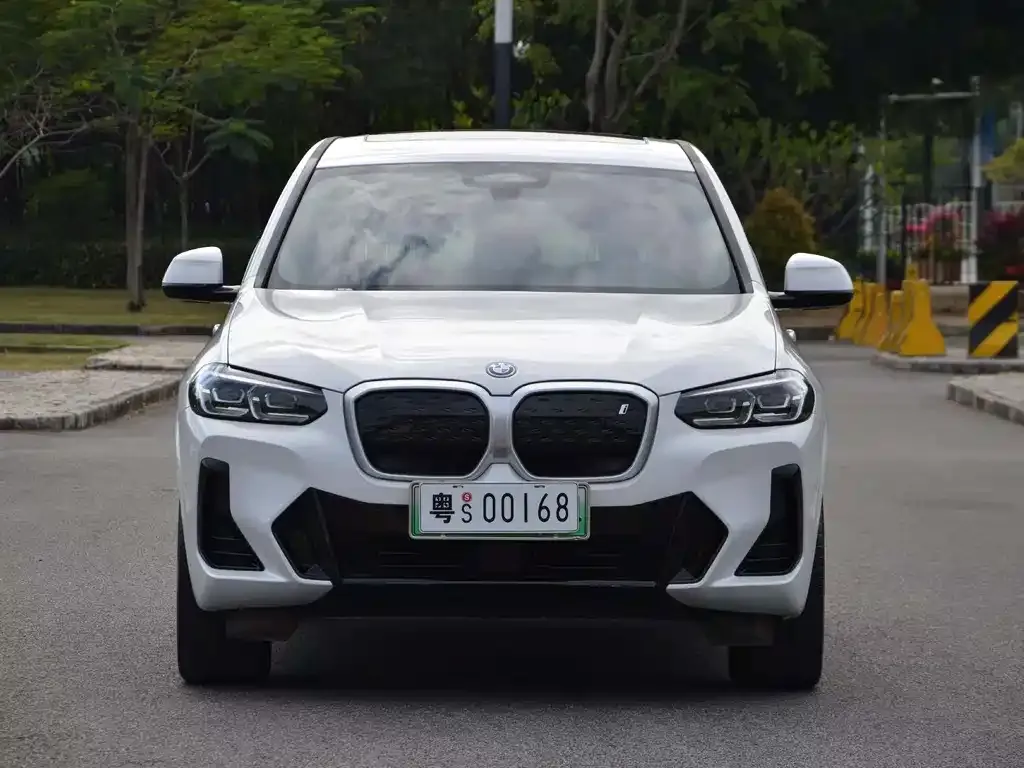 BMW iX3 — фото 2