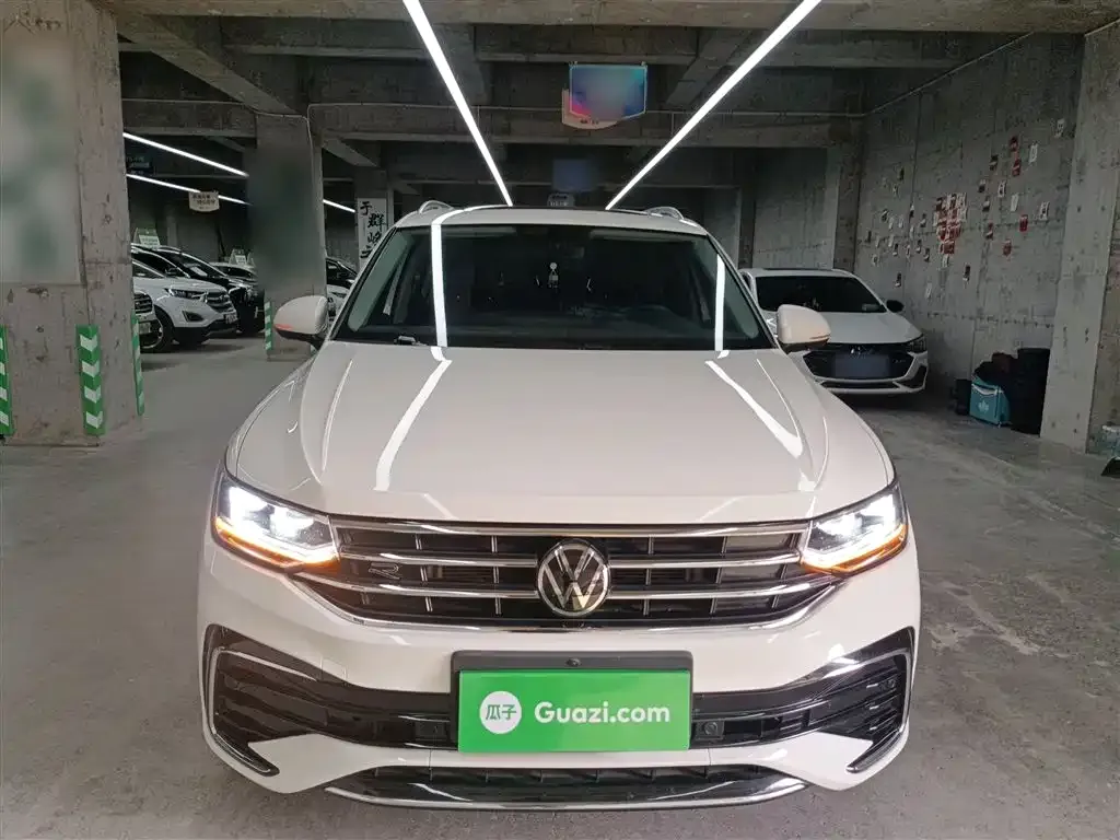 Volkswagen Tiguan L — фото 3