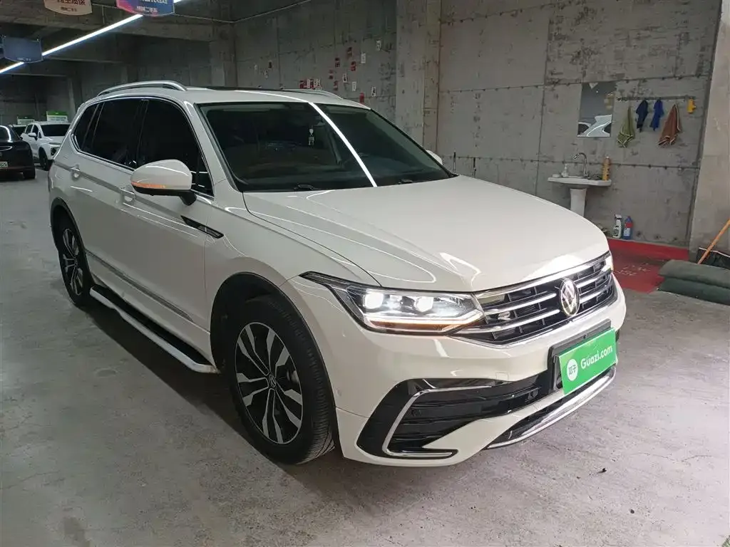 Volkswagen Tiguan L — фото 4
