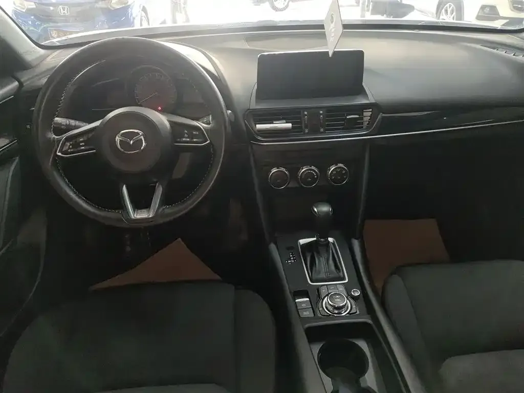 Mazda CX-4 — фото 10