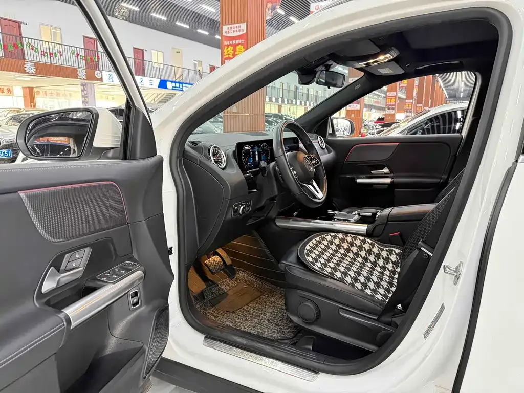 Mercedes-Benz GLA — фото 7