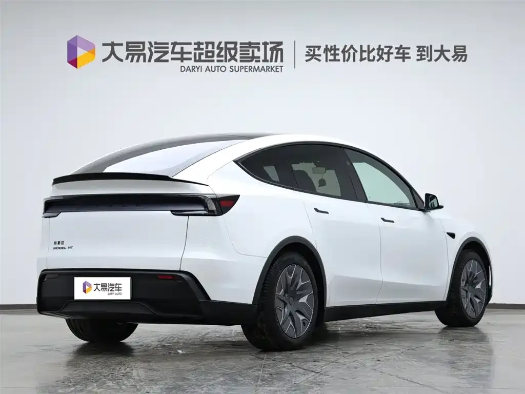 Tesla Model Y L — фото 3