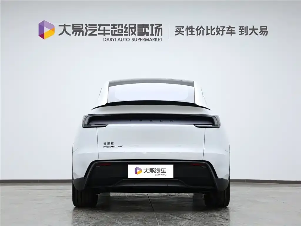 Tesla Model Y L — фото 4
