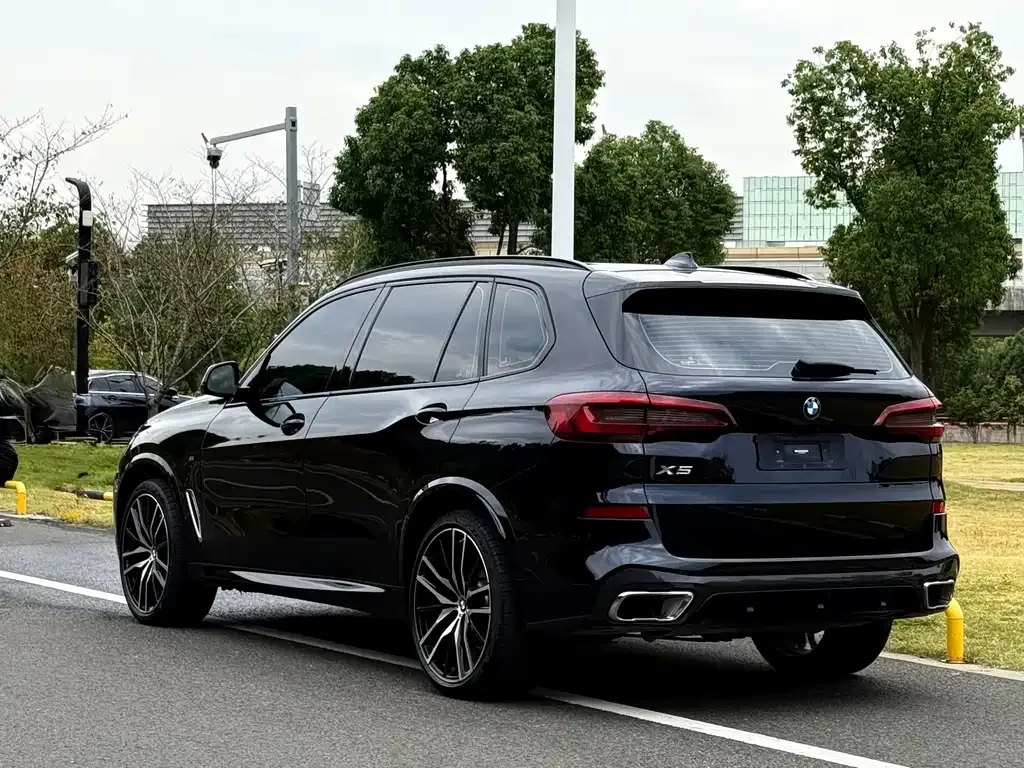 BMW X5 — фото 8