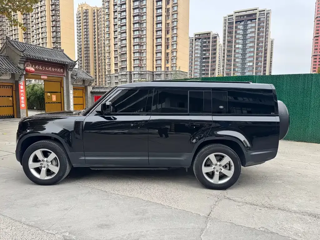 Land Rover Defender — фото 6