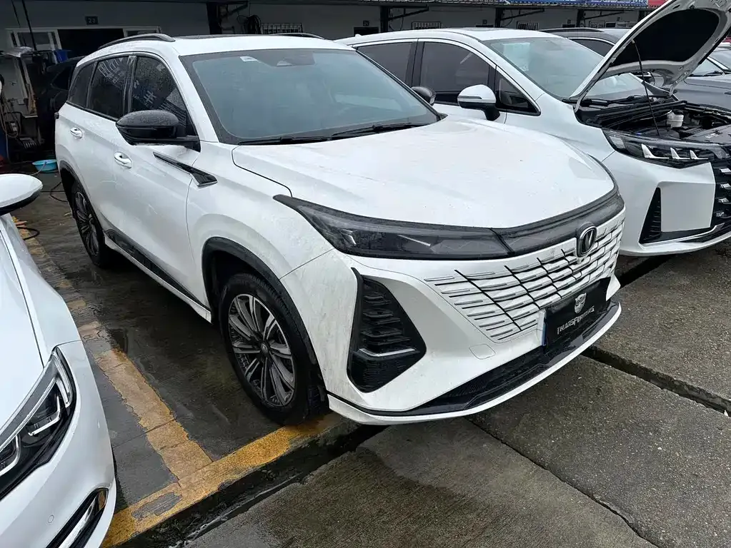 Changan CS75PLUS — фото 3