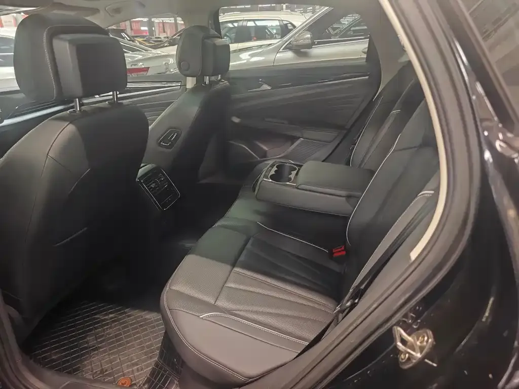 Volkswagen Passat — фото 7