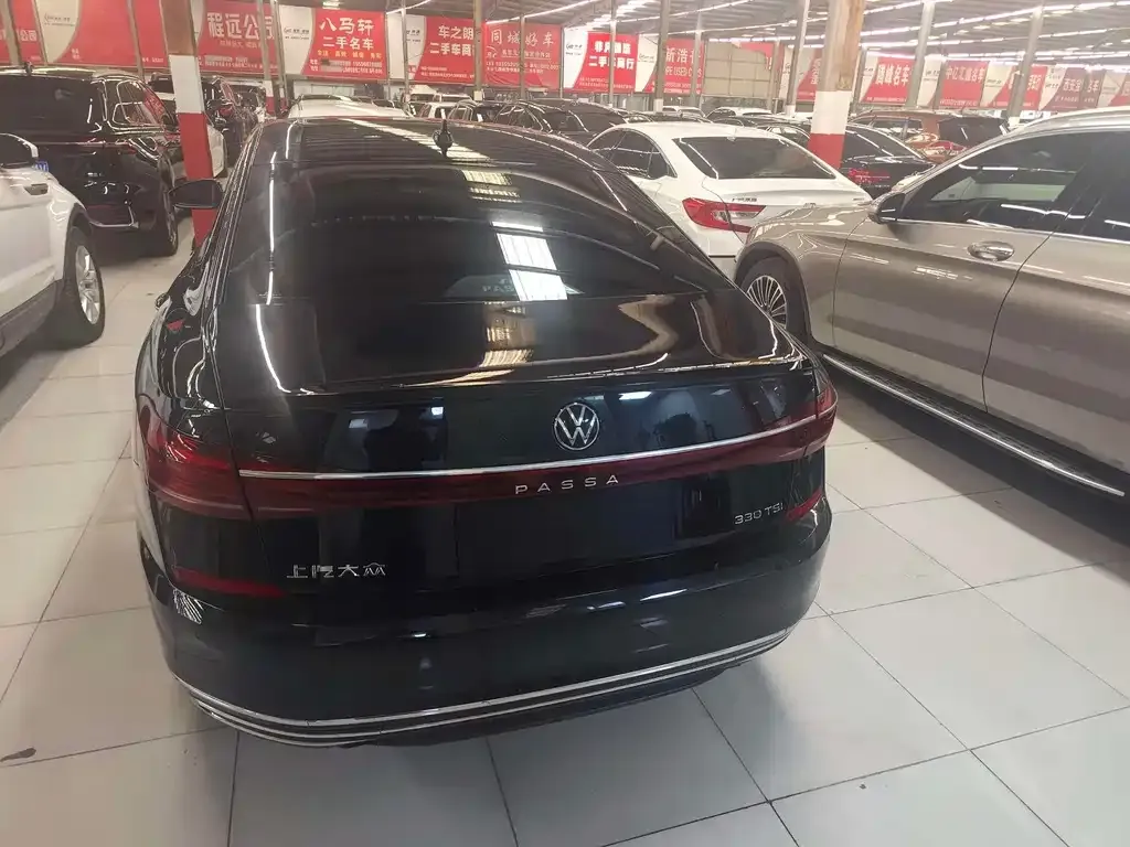 Volkswagen Passat — фото 8