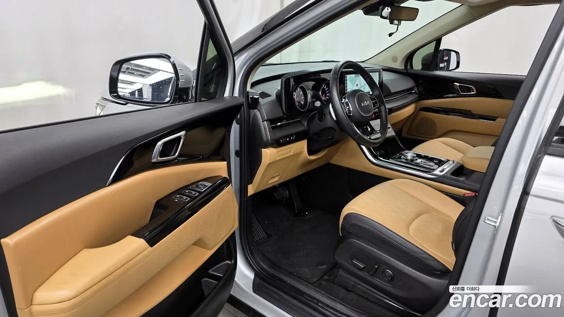 Kia Carnival — фото 10