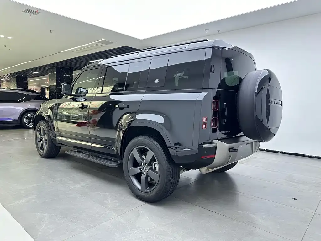 Land Rover Defender — фото 6