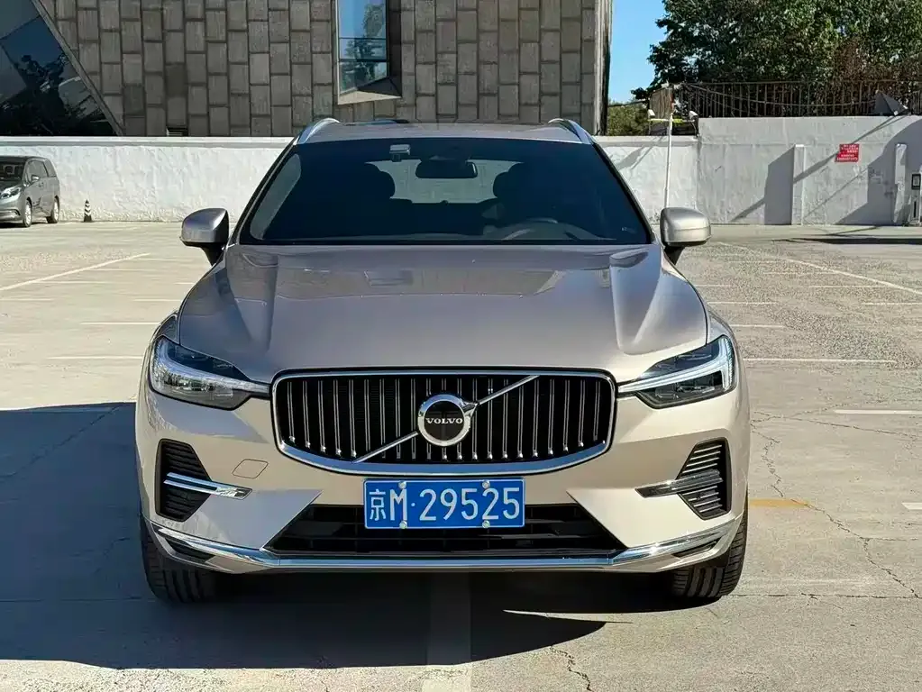 Volvo XC60 — фото 2