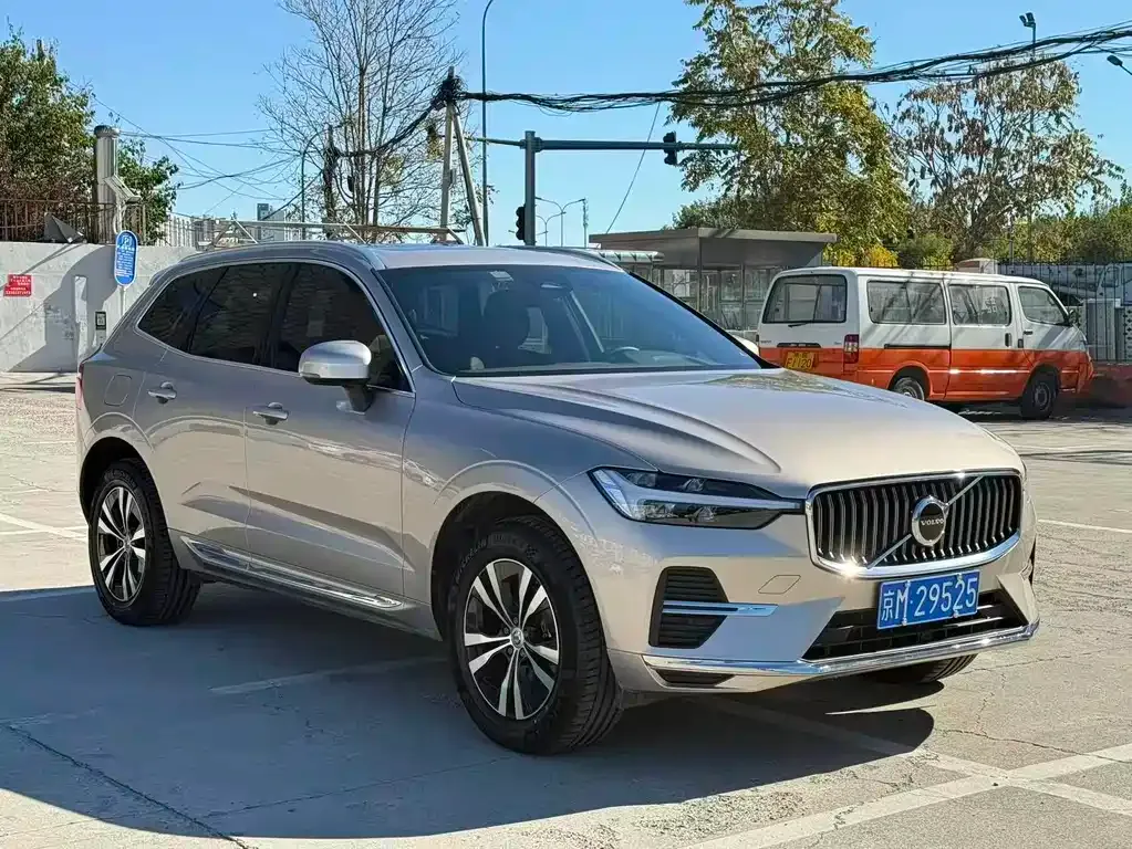 Volvo XC60 — фото 3