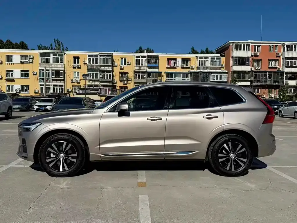 Volvo XC60 — фото 7