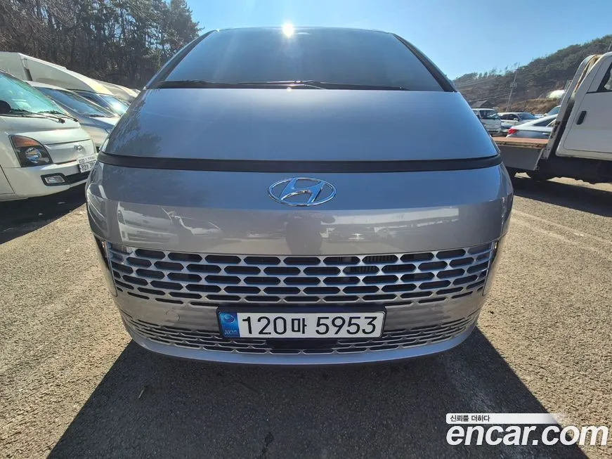 Hyundai Staria — фото 1