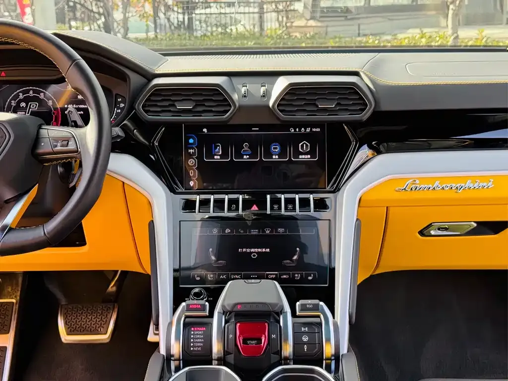 Lamborghini Urus — фото 10