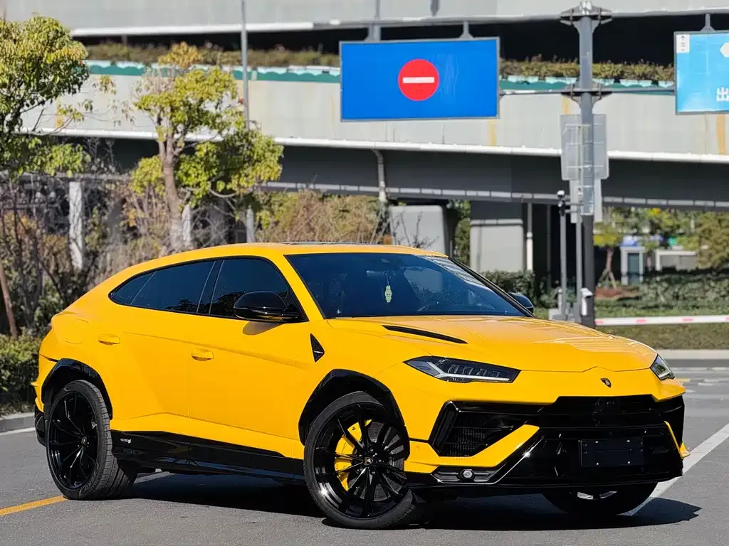 Lamborghini Urus — фото 3