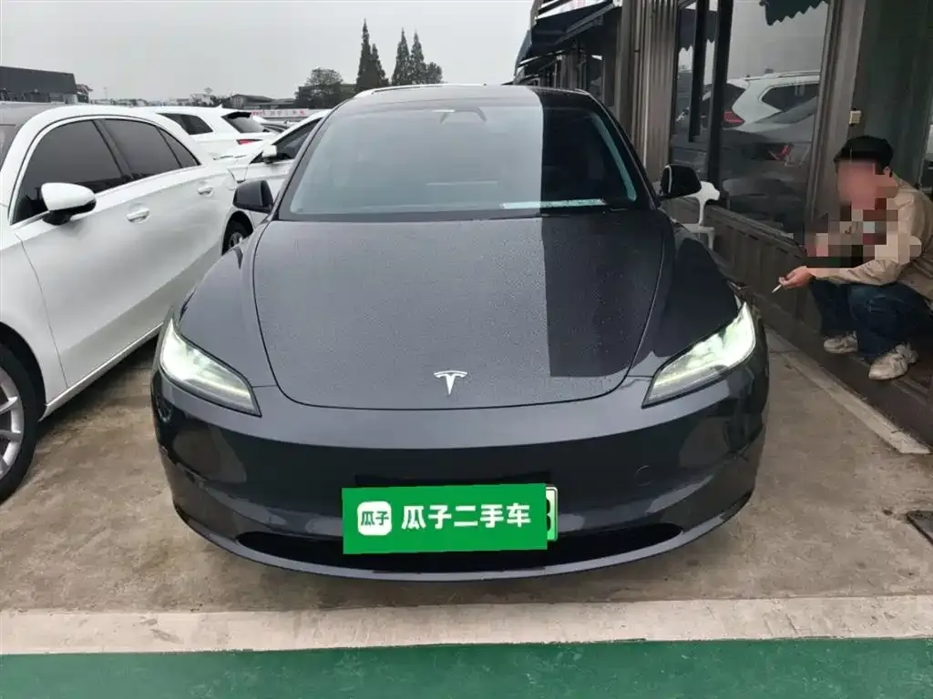 Tesla Model 3 — фото 3