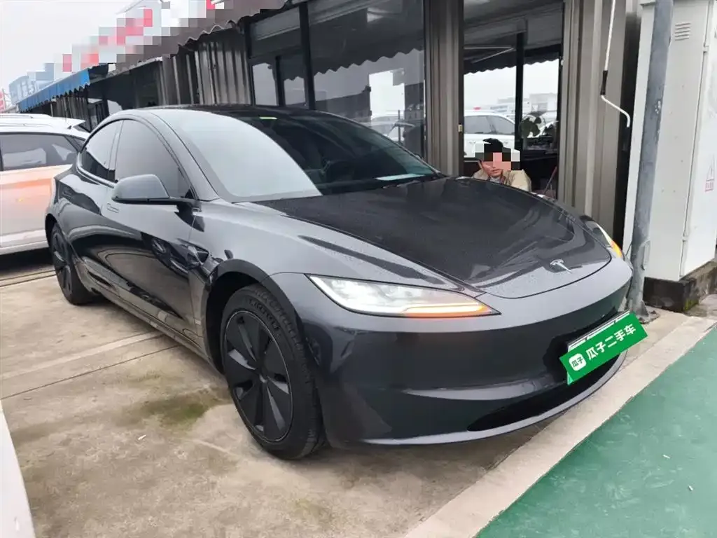 Tesla Model 3 — фото 4