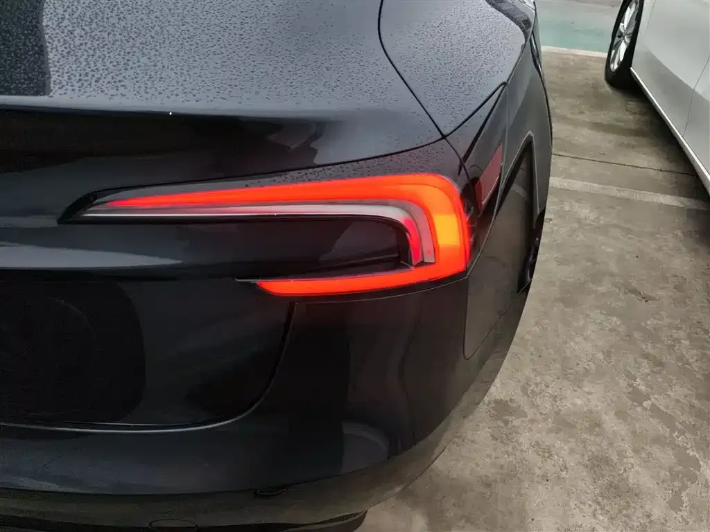 Tesla Model 3 — фото 8