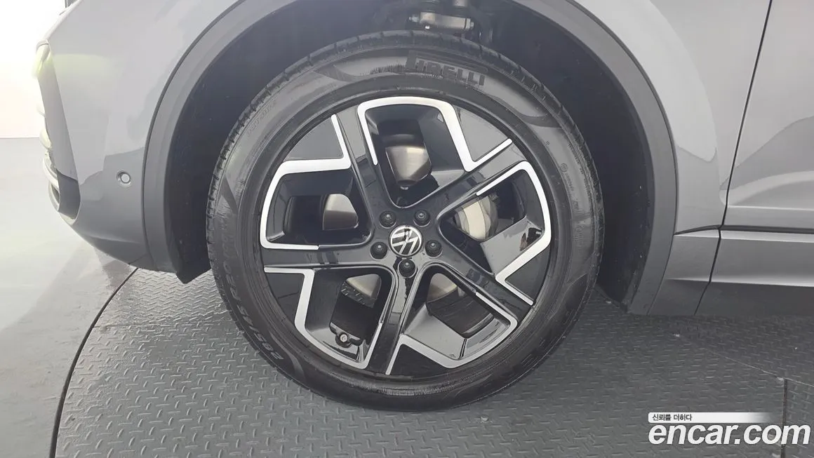 Volkswagen Touareg — фото 5