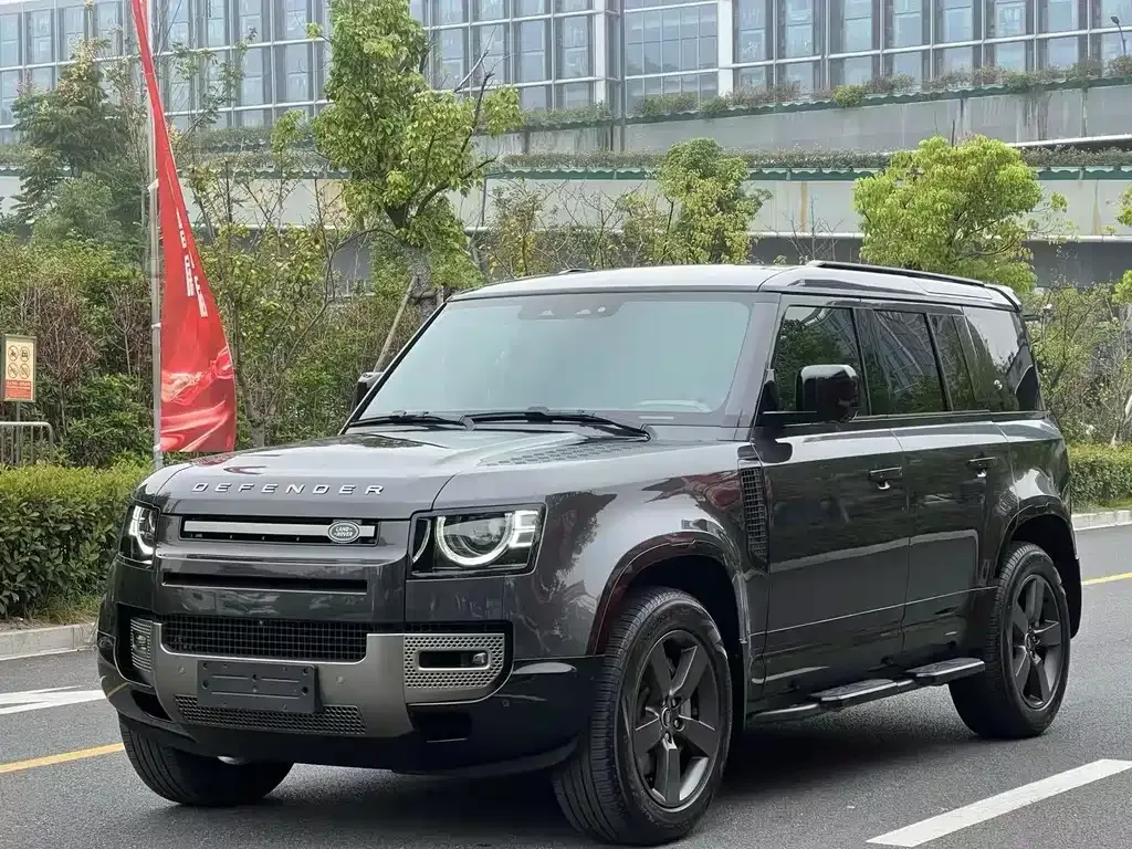 Land Rover Defender — фото 1