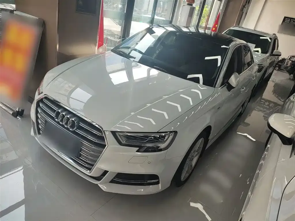 Audi A3 — фото 1