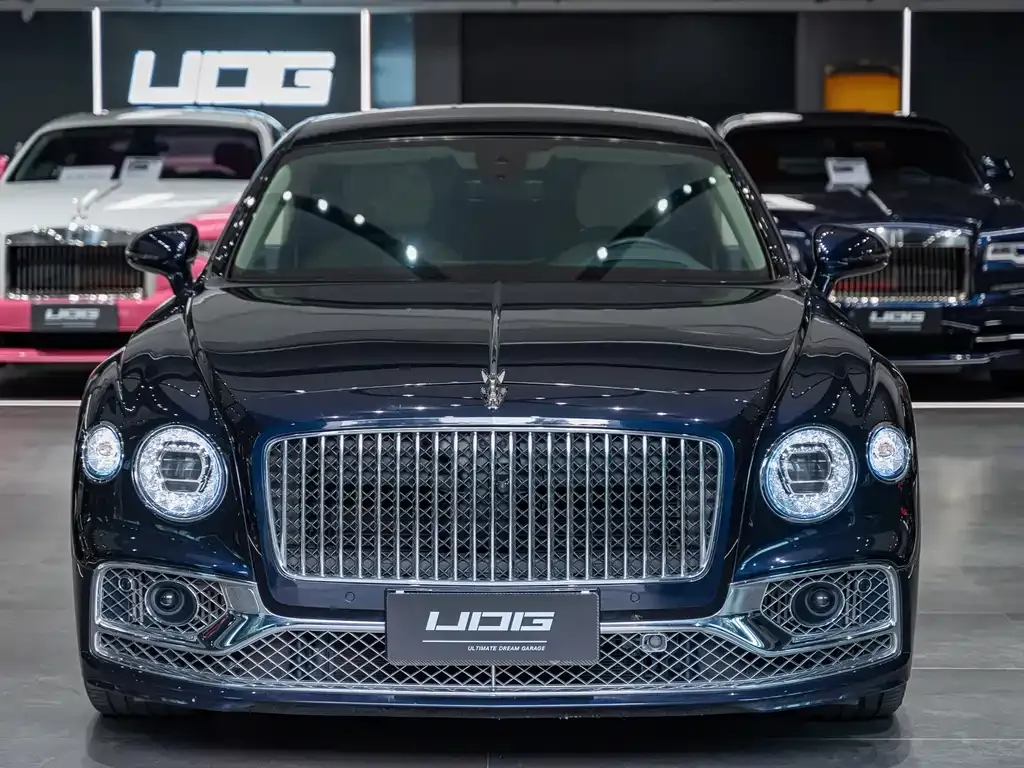 Bentley Flying Spur — фото 4