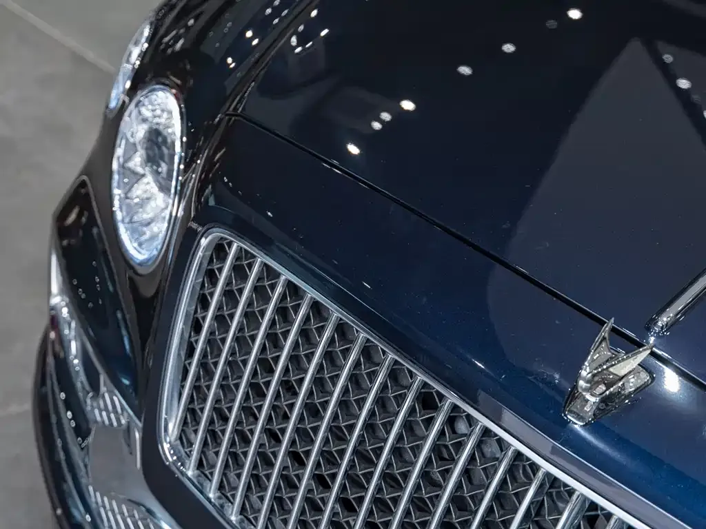 Bentley Flying Spur — фото 7