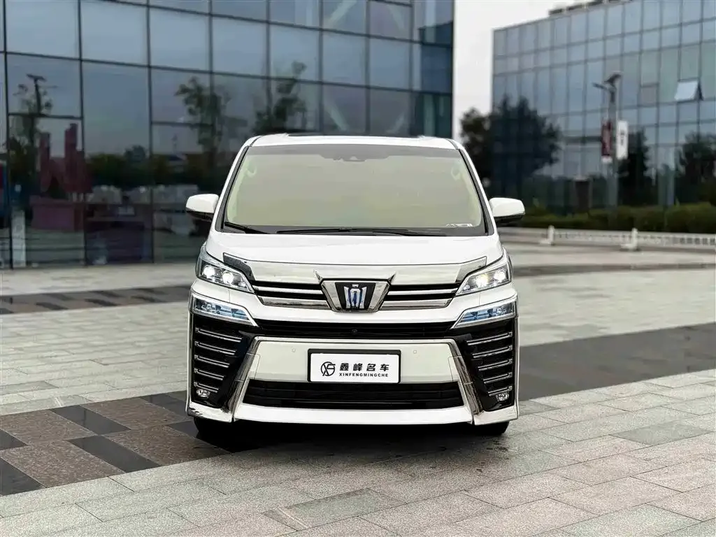 Toyota Vellfire — фото 2