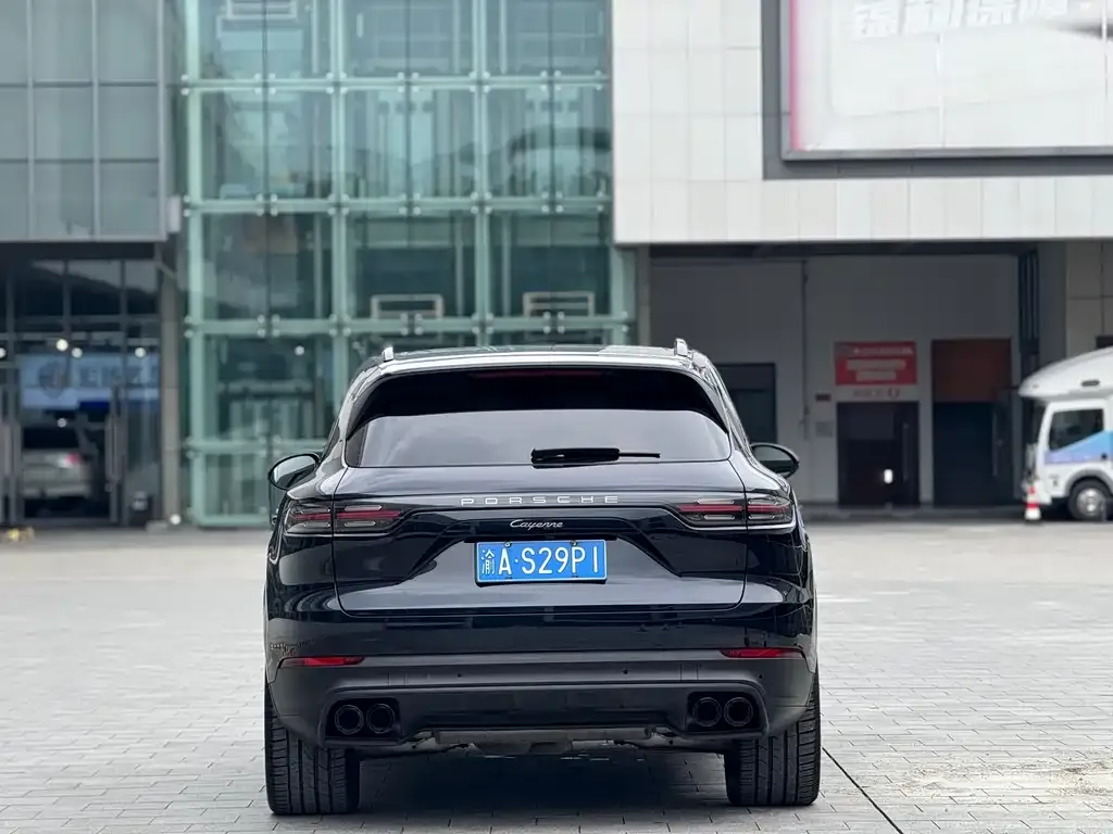 Porsche Cayenne — фото 5