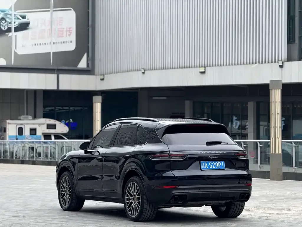 Porsche Cayenne — фото 6