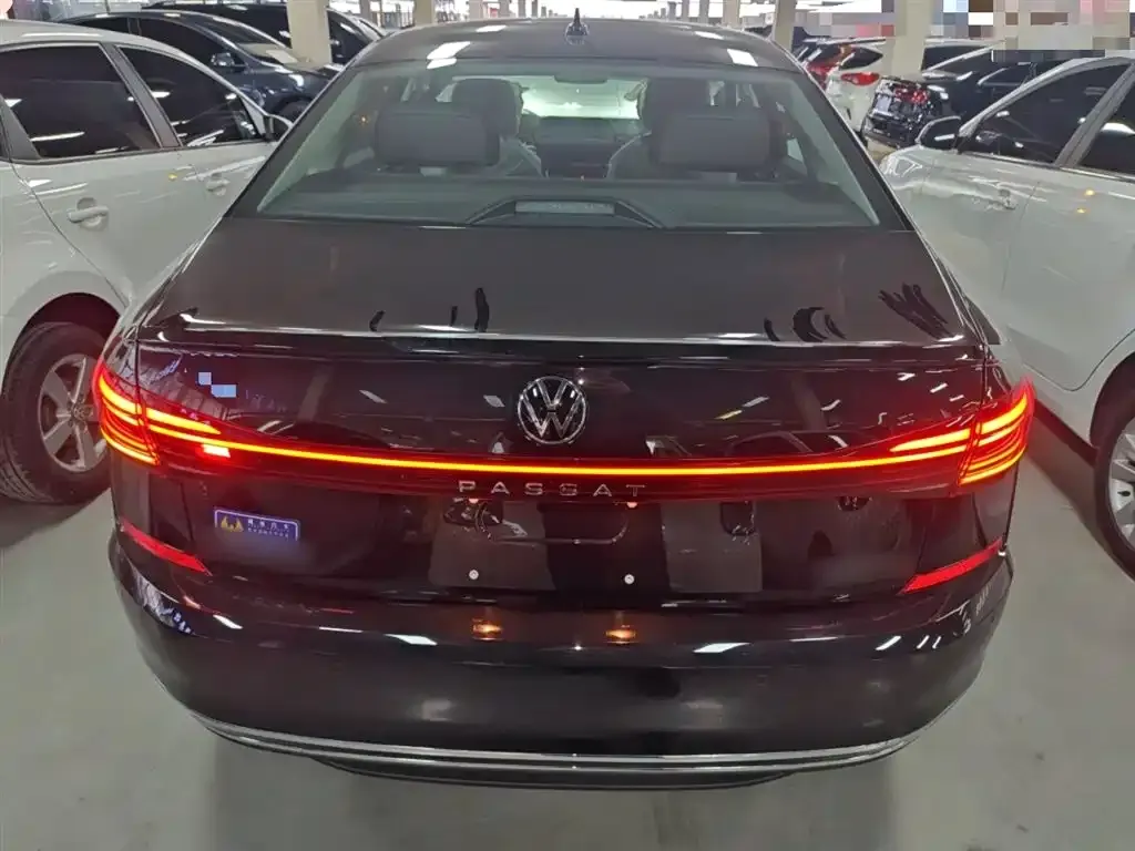 Volkswagen Passat — фото 6