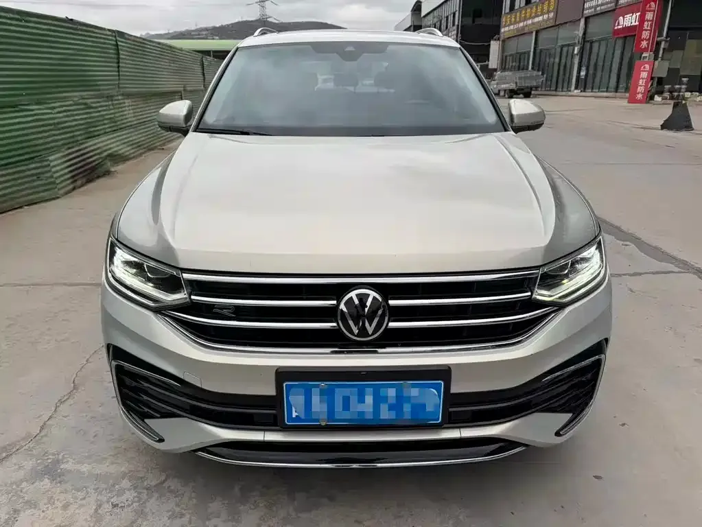 Volkswagen Tiguan L — фото 2