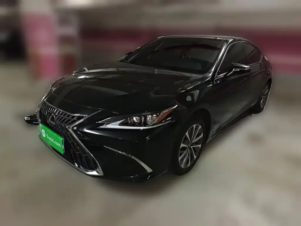 Lexus ES — фото 1