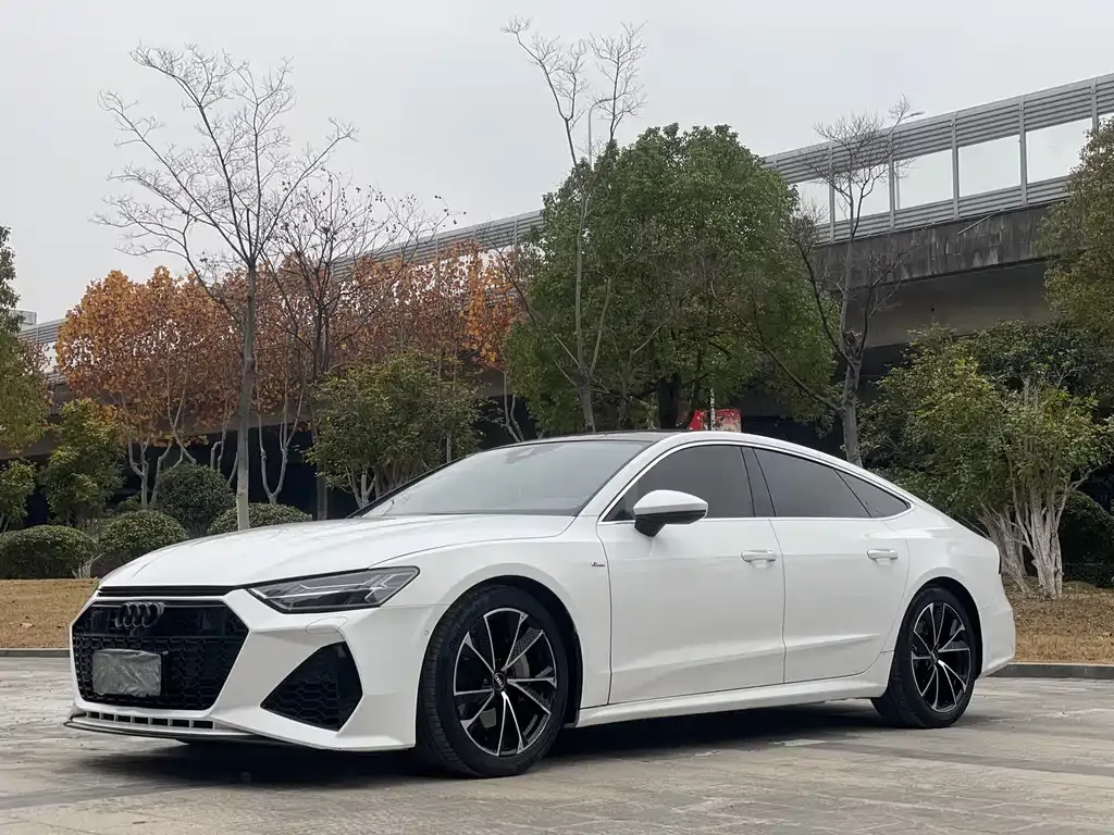 Audi A7 — фото 1