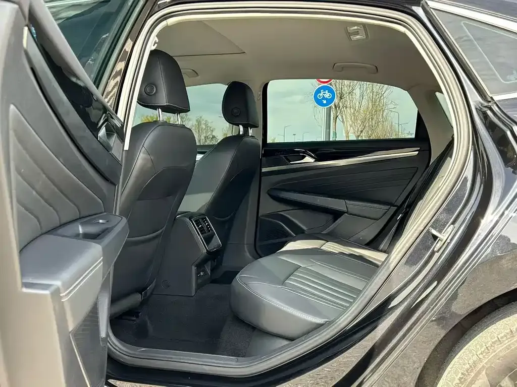 Volkswagen Passat — фото 6
