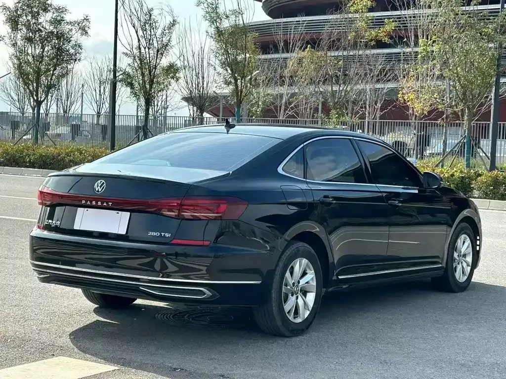 Volkswagen Passat — фото 7