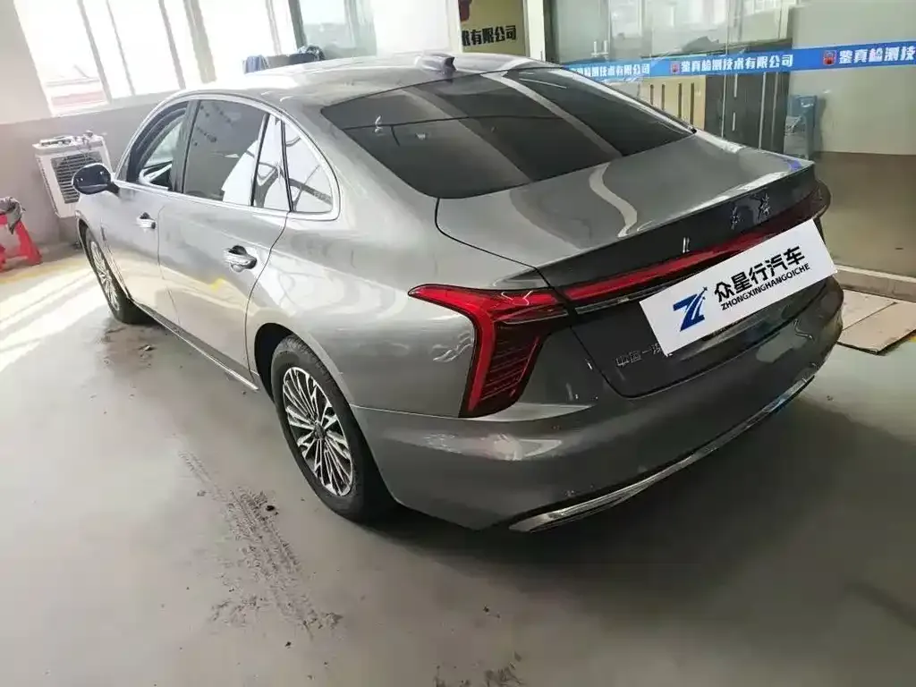Hongqi H5 — фото 3