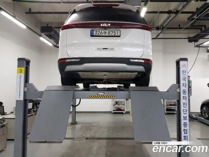 Kia Carnival — фото 4