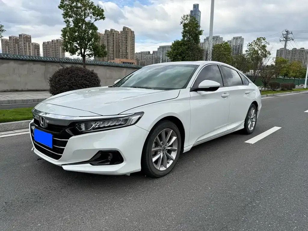 Honda Accord — фото 1